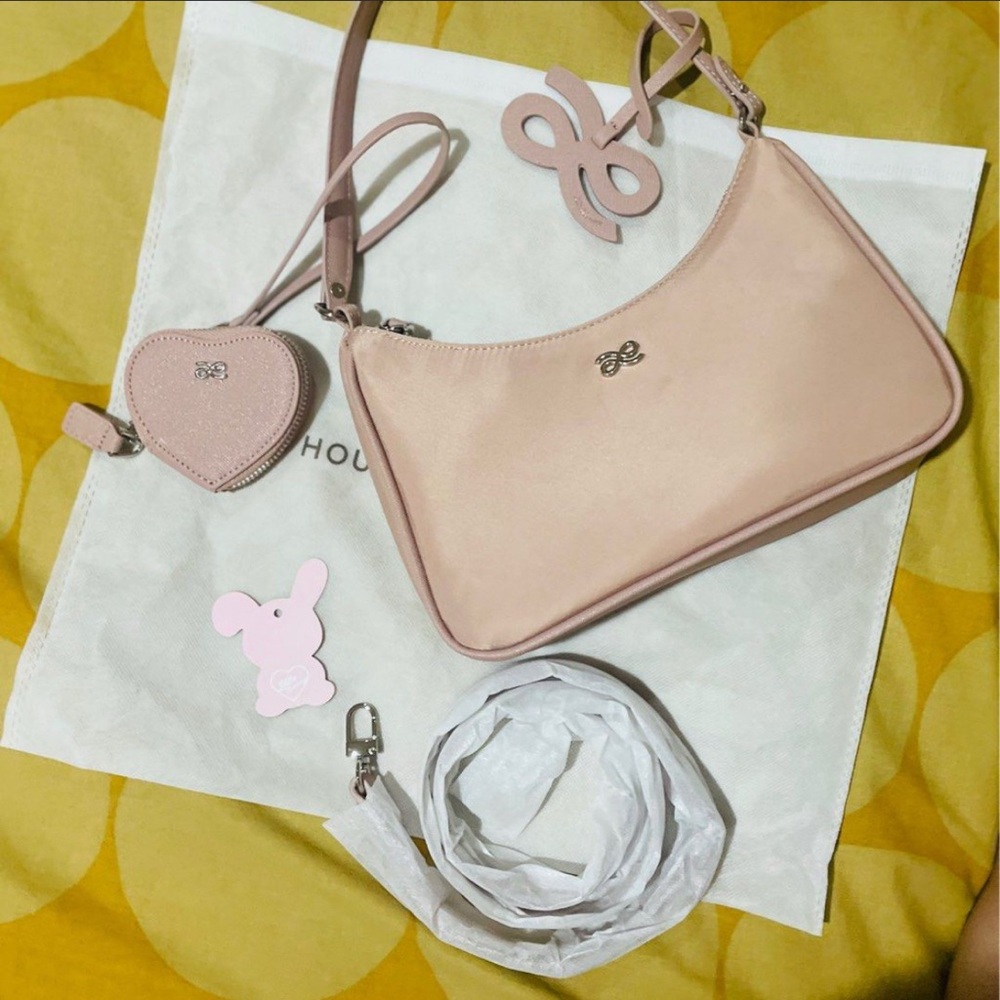 House of Little Bunny - hype girl with 2 extra charms as seen on pics